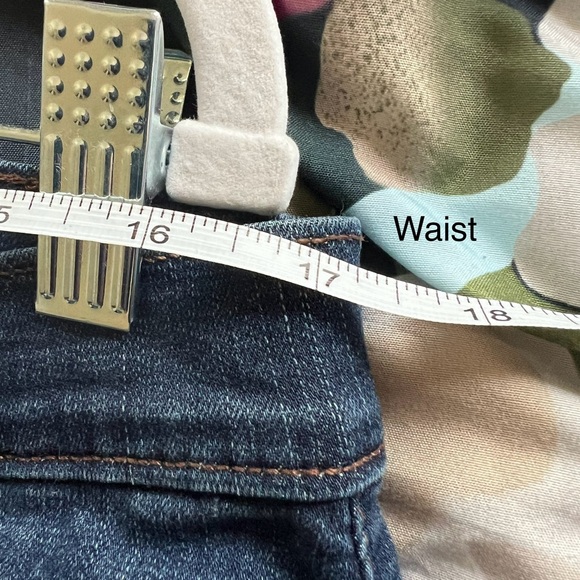 Lee Women’s Modern Series Midrise Fit Denim Shorts - Picture 8 of 10